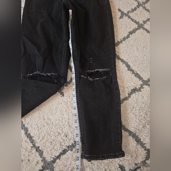 Abercrombie & Fitch The Mom High Rise With Distressing Size 27 Or 4 - Picture 2 of 4